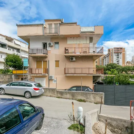 Apartment With A Parking Space - 22293 Split