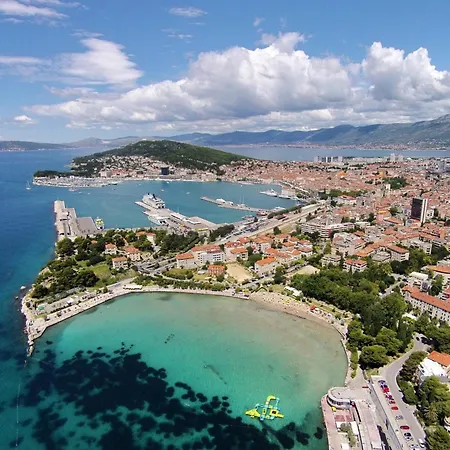 Apartman With Parking Space - 22293 *