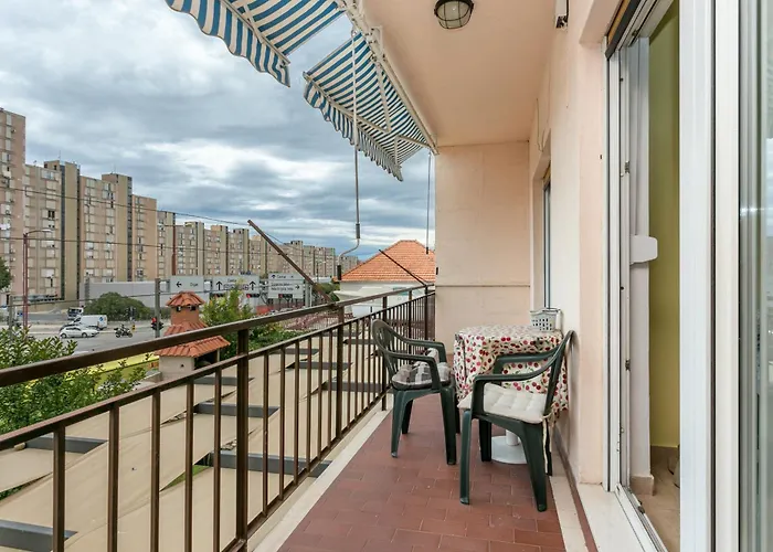 With Parking Space - 22293 Daire